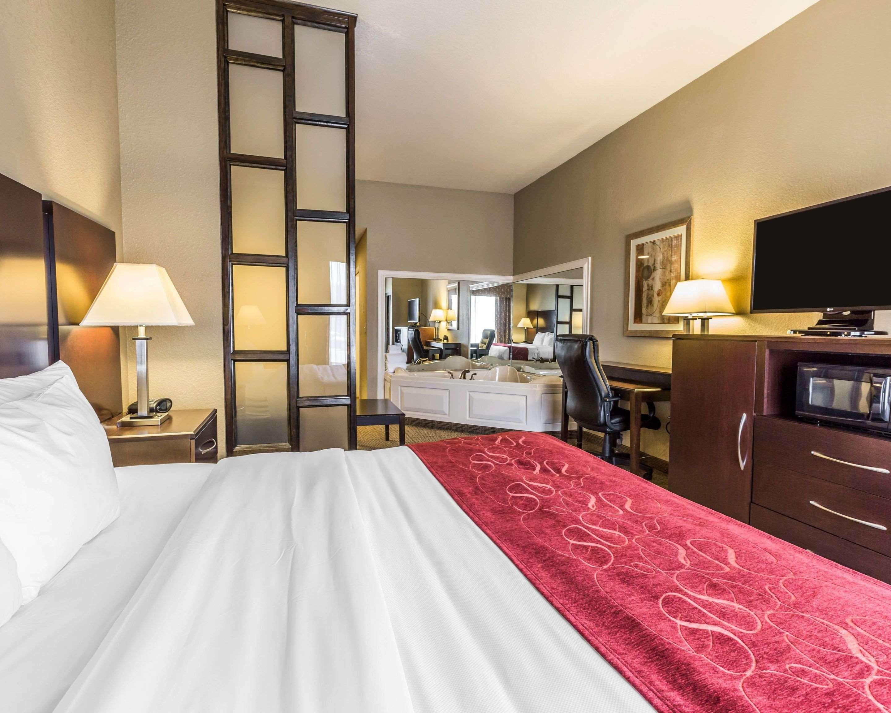 Comfort Suites Commerce Extérieur photo