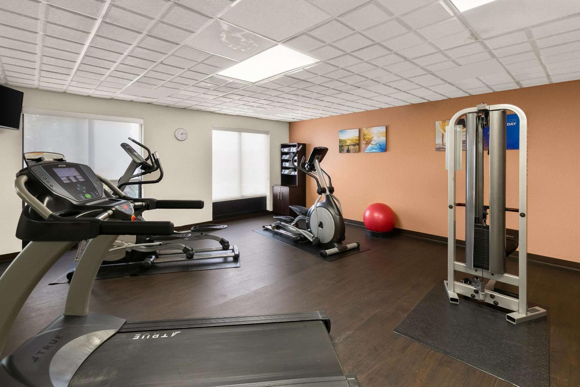 Comfort Suites Commerce Extérieur photo