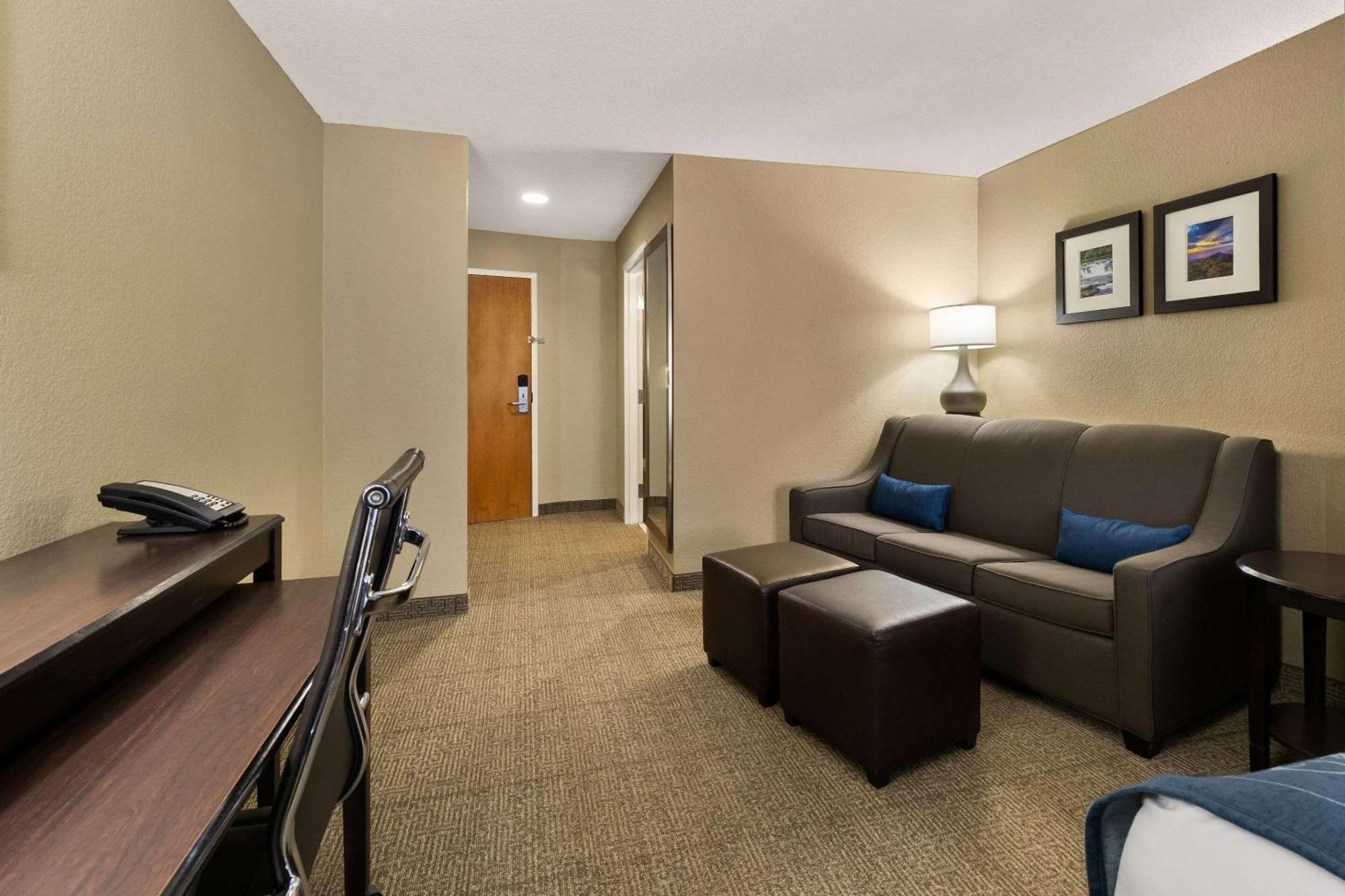 Comfort Suites Commerce Extérieur photo