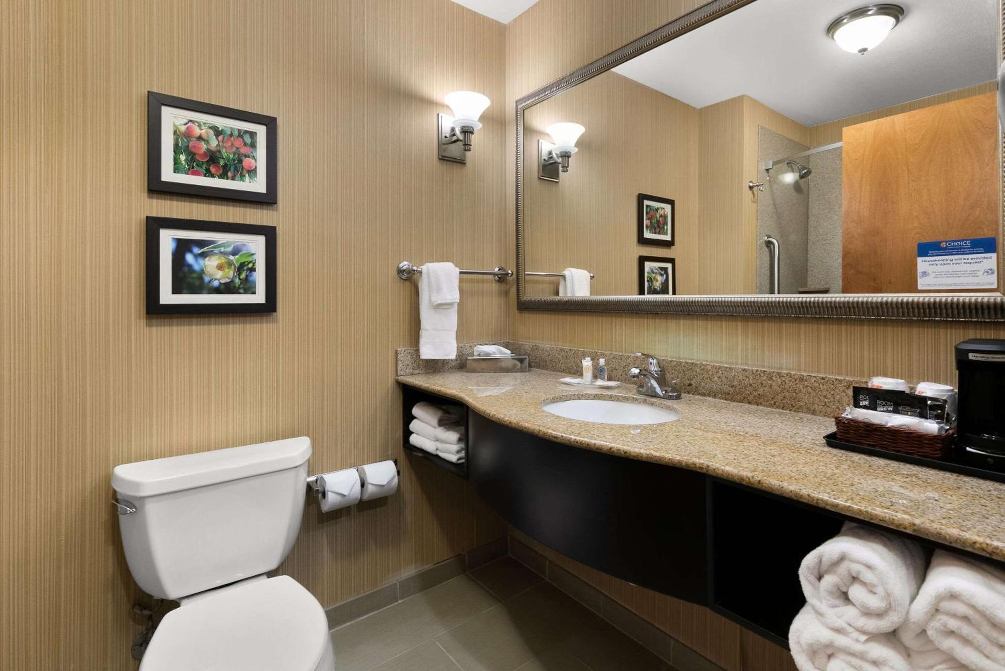 Comfort Suites Commerce Extérieur photo